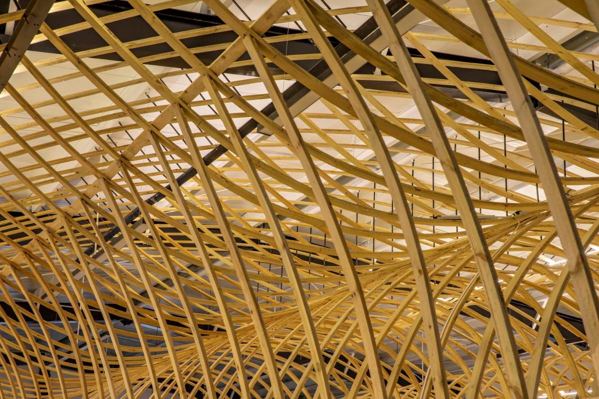 側(cè)面頂部構(gòu)架局部.jpg 側(cè)面頂部構(gòu)架局部.jpg